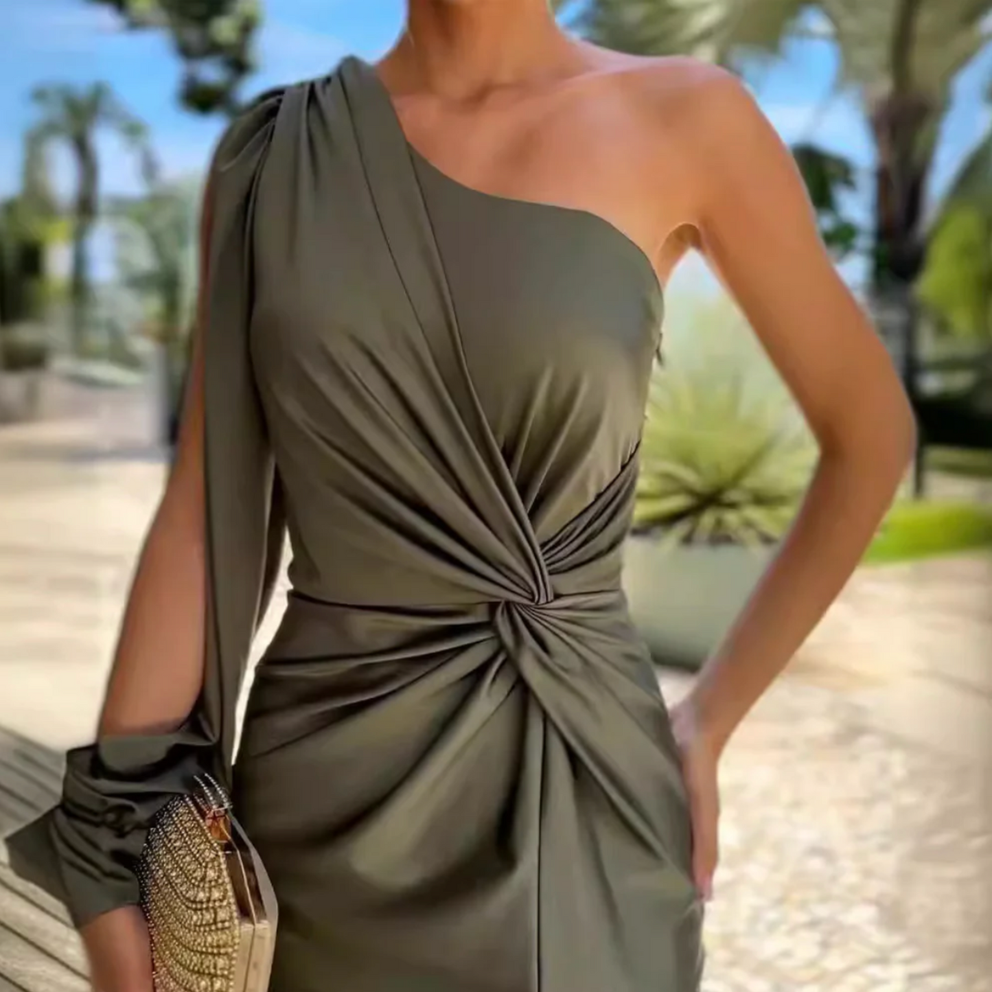 OPALINE™ ROBE LONGUE FENDUE ÉPAULE DÉNUDÉE
