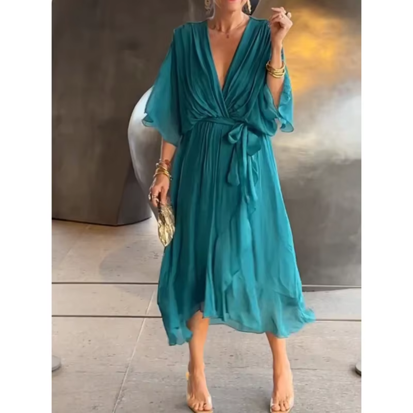 ALBA™ ROBE ASYMÉTRIQUE À MANCHES CHAUVE-SOURIS